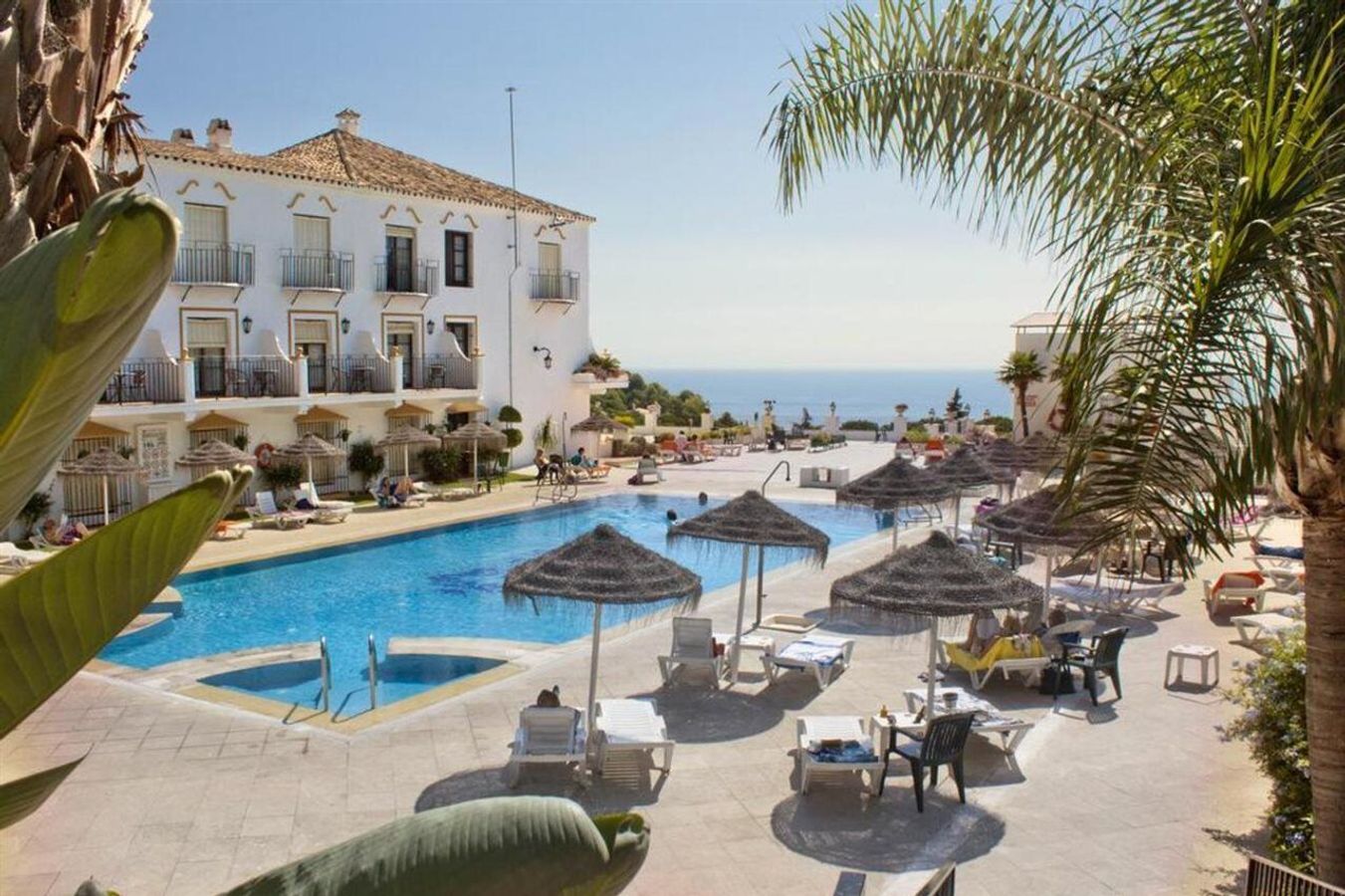TRH Mijas Hotel er bygget i andalusisk stil og er smukt beliggende mellem bjergene og havet på Costa del Sol.