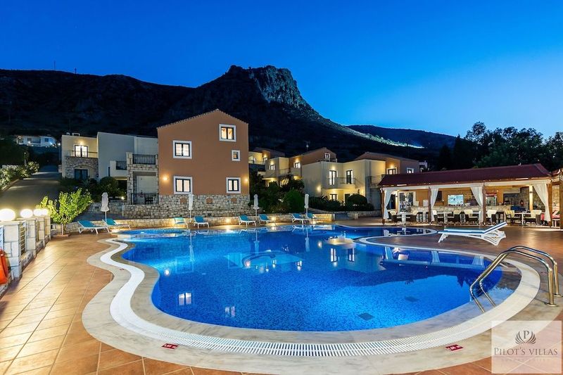Pilot's Villas Luxury Suites - Image 1