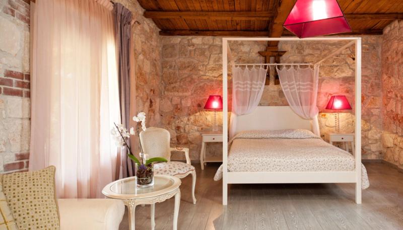 Petrino Suites Hotel - Image 2