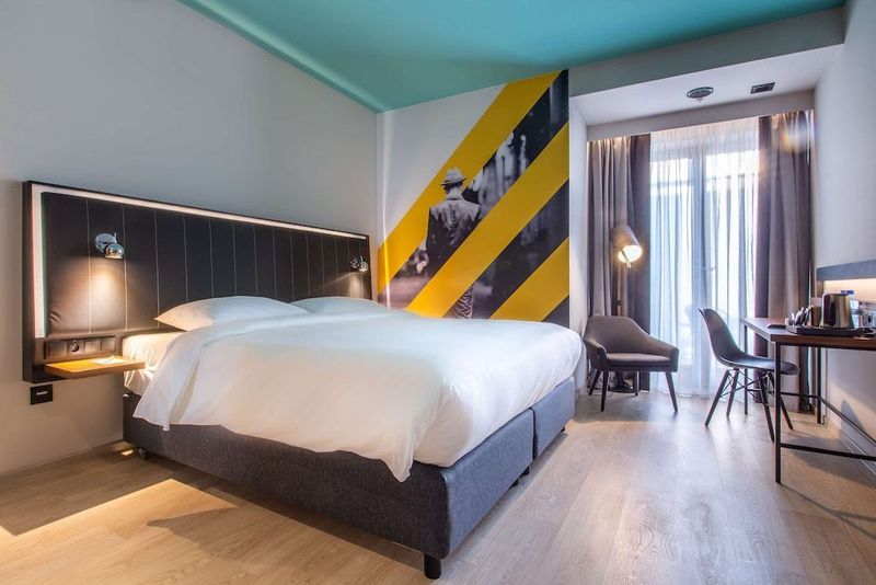 Park Inn by Radisson Poznan - Image 2