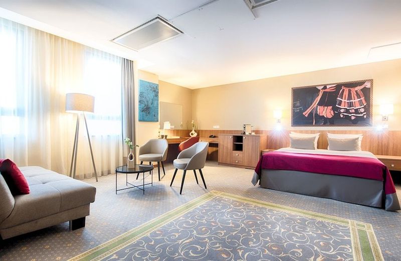 Leonardo Royal Hotel Warsaw - Image 4