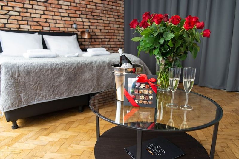 Leo Aparthotel Old Town - Image 8