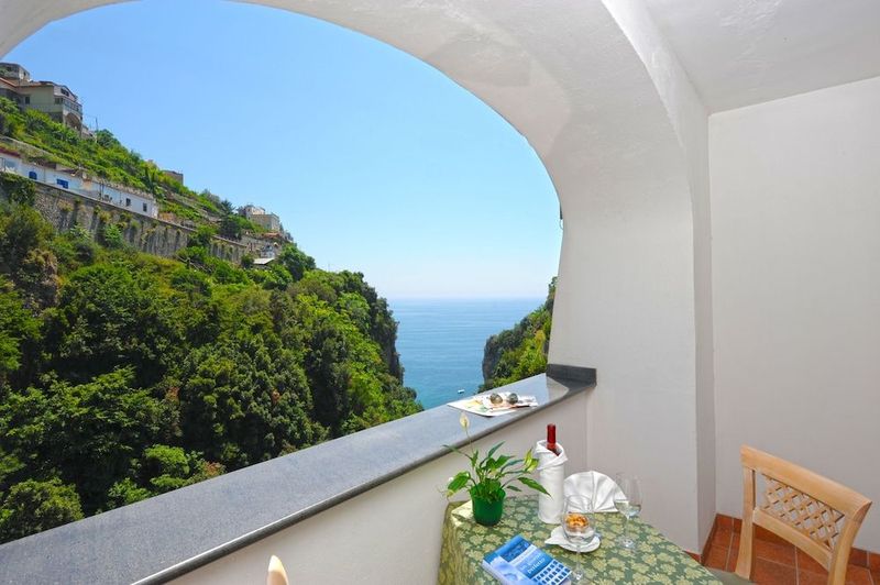 Hotel La Pergola - Image 5