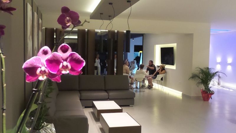 Cosmopolitan Hotel - Image 10