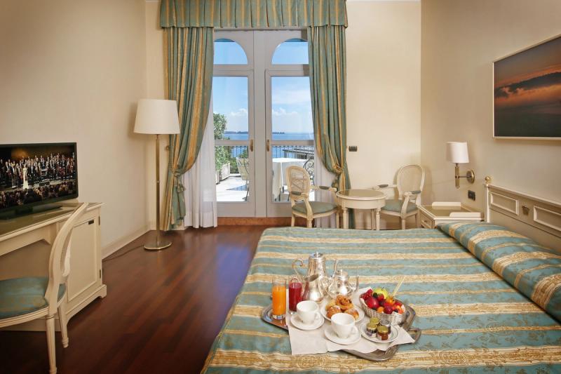 Hotel Savoy Palace - Image 3