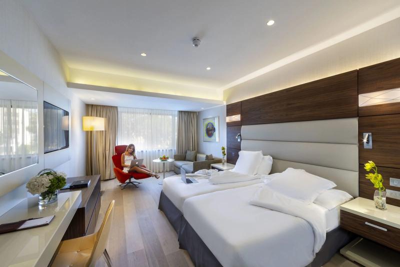Amathus Beach Hotel Limassol - Image 5