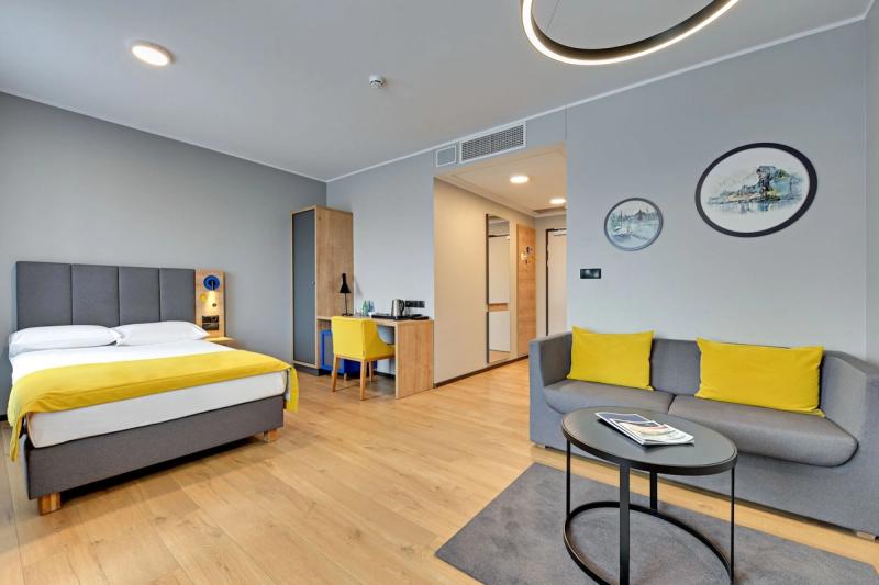 Hotel Number One - Image 10