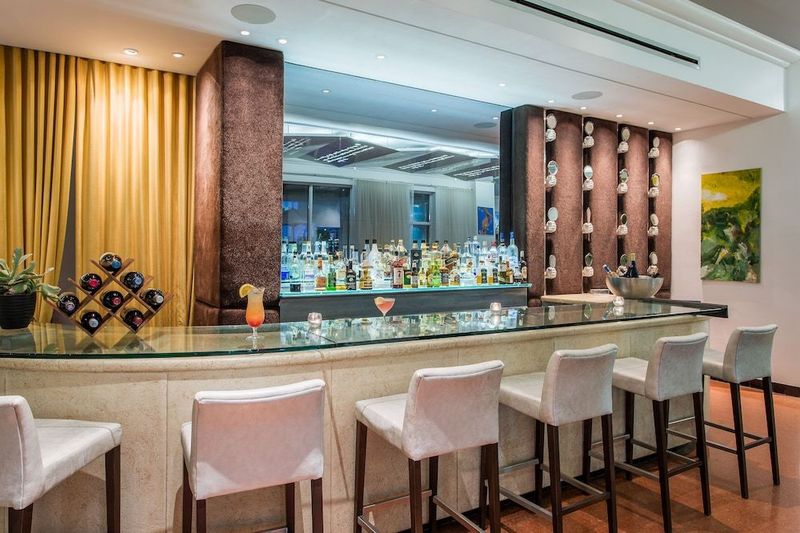 Life House, Ocean Drive - Image 3
