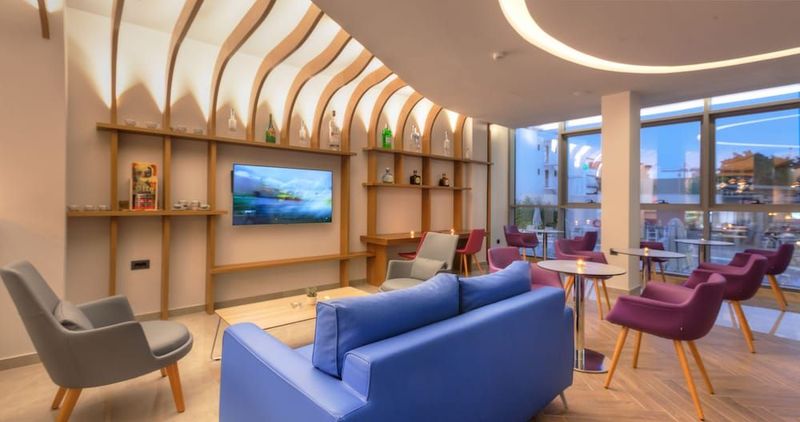 Blue Lagoon City Hotel - Image 6