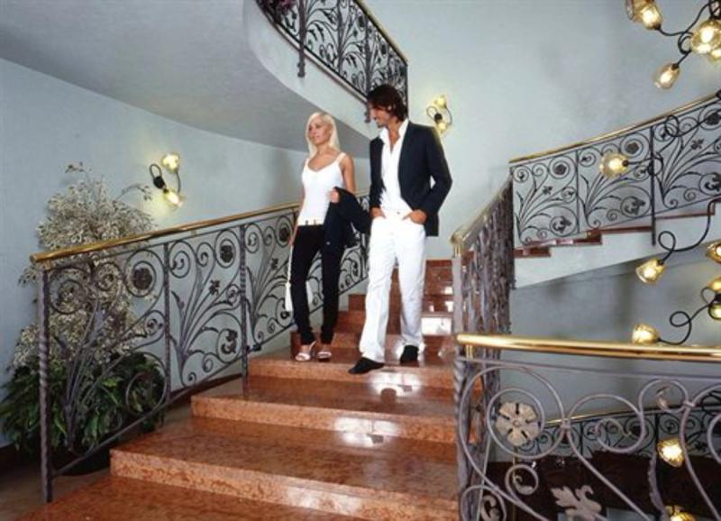 Hotel Savoy Palace - Image 6