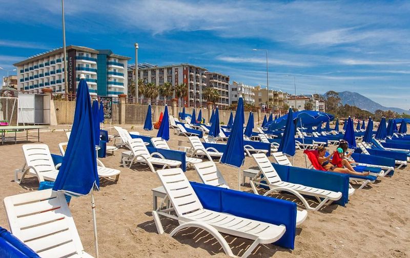 Parador Beach Hotel - Image 4
