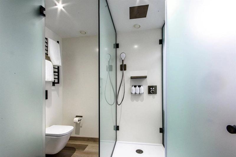 YOTEL Porto - Image 9
