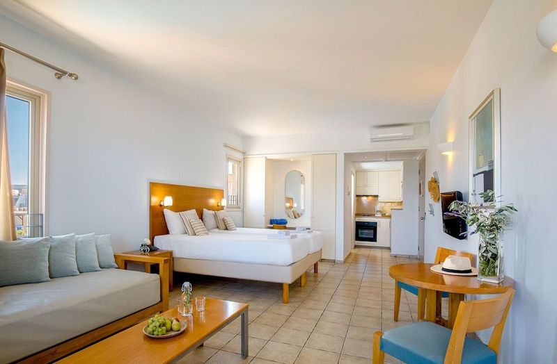 Louis Althea Beach - Image 7