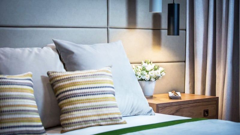 Royal Ariston Hotel - Image 2