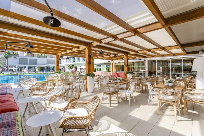 Hotel Anabel tilbyder fine værelser og et poolområde tæt på stranden i Lloret de Mar.