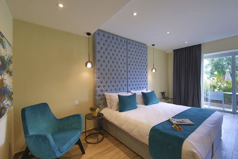Urban Valley Resort & Spa - Image 2