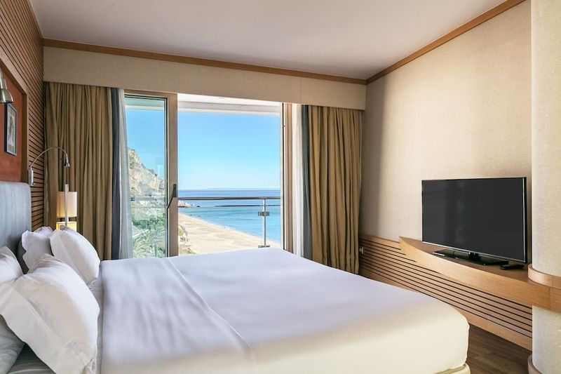 Sesimbra Oceanfront Hotel - Image 6