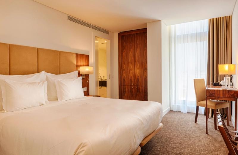 Premium Porto Downtown - Image 2
