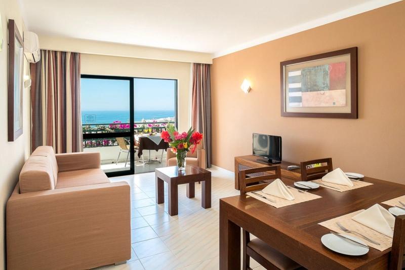 Cerro Mar Atlantico Apartments - Image 6