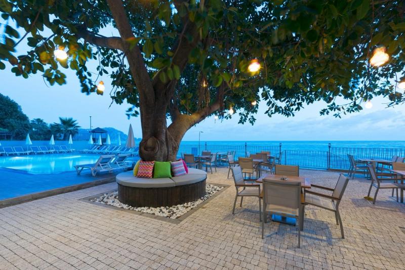 Floria Beach Hotel - Image 2