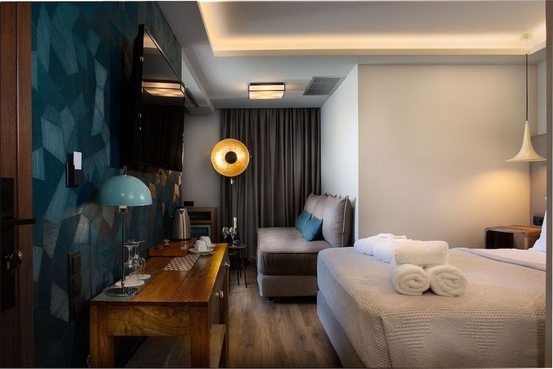 360 Degrees Pop Art Hotel - Image 2