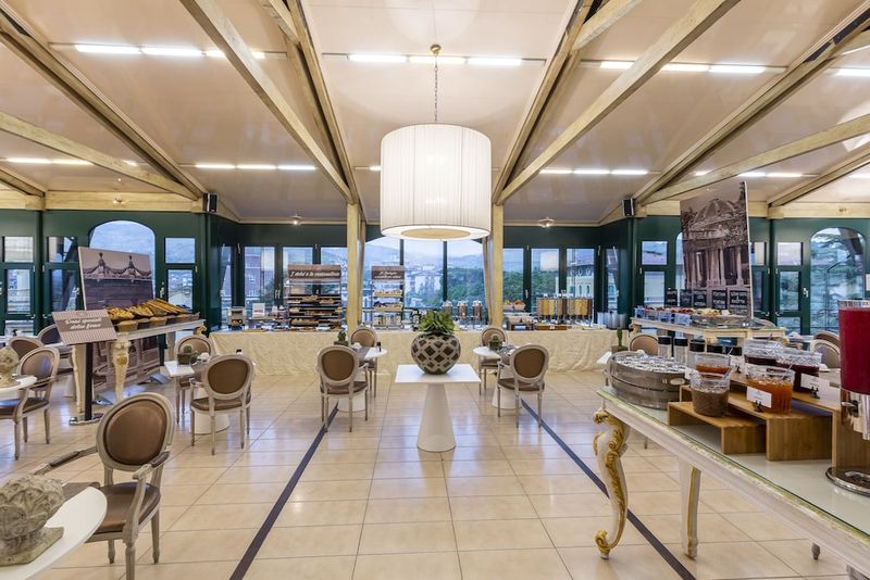 Hotel Columbia Wellness & Spa - Image 8