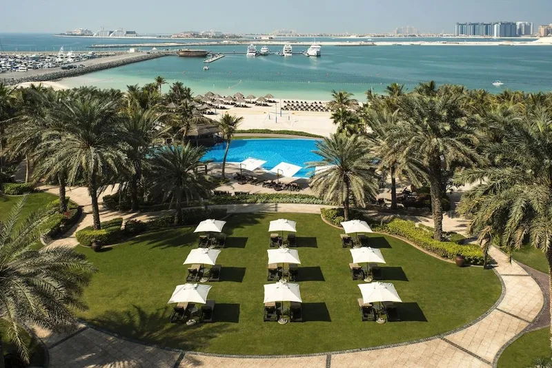 Le Meridien Mina Seyahi Beach Resort