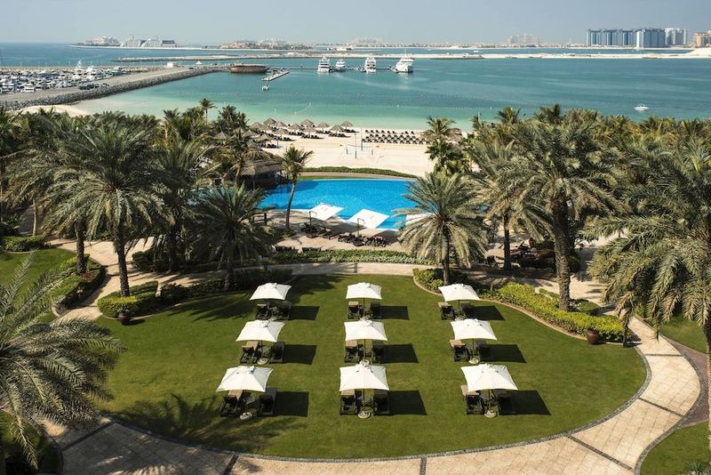 Le Meridien Mina Seyahi Beach Resort - Image 1