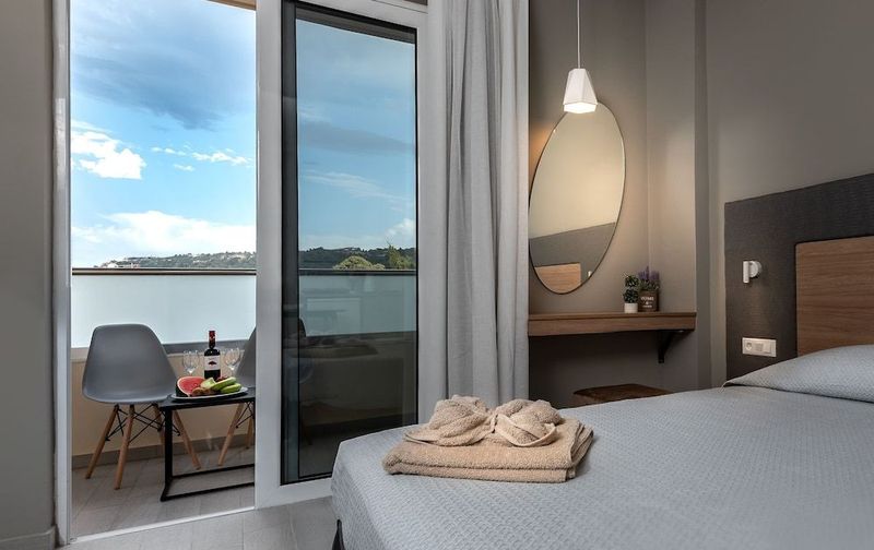 Sunday Hotel - Image 2