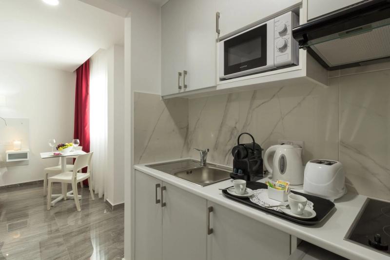 Art & Wine Studios and Apts - Image 9