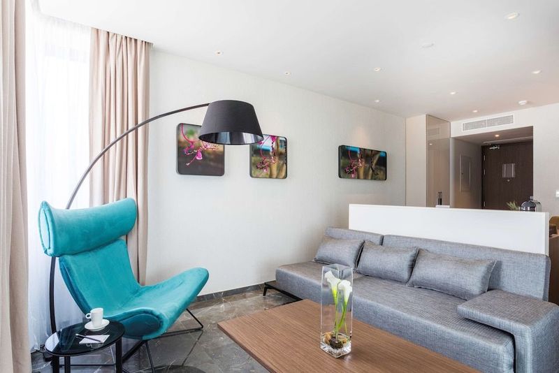 Radisson Blu Hotel Larnaca - Image 6