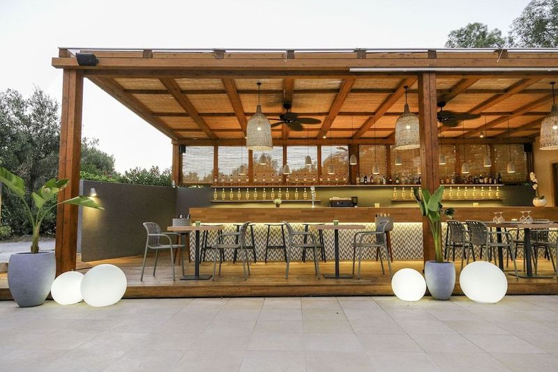Eden Roc Resort Hotel - Image 9