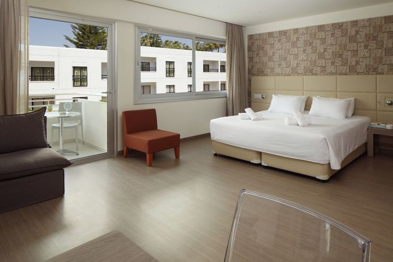 Melpo Antia Hotel & Suites - Image 7