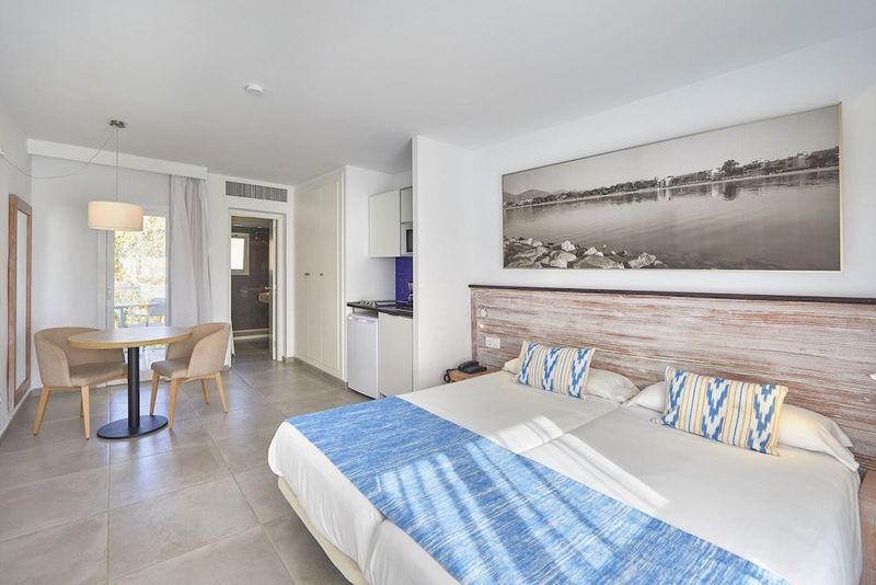 Seaclub Mediterranean Resort - Image 2