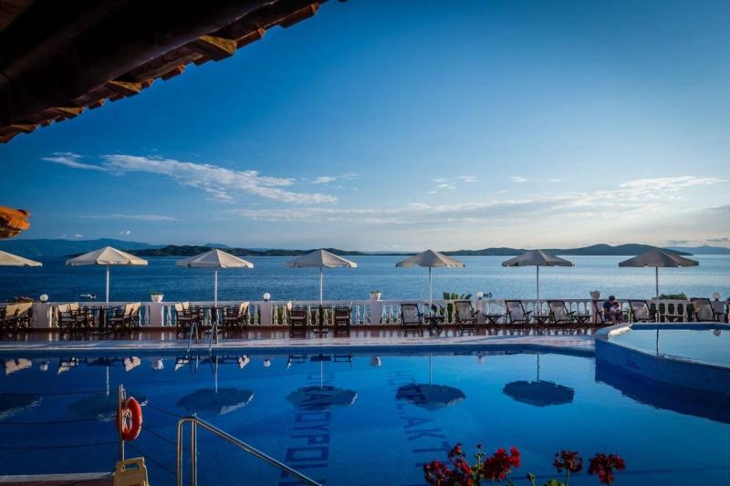 Akti Ouranoupoli Beach Resort - Image 1