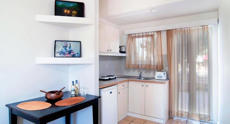 Ourania Apartments - Image 5