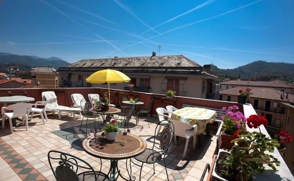 Hotel Villa Rosa har en terrasse og ligger centralt i Sestri Levante
