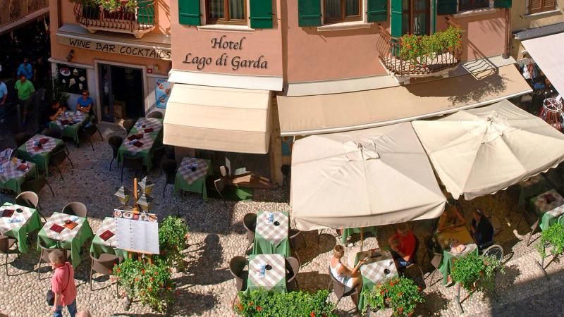 Hotellets restaurant ligger for dine fødder