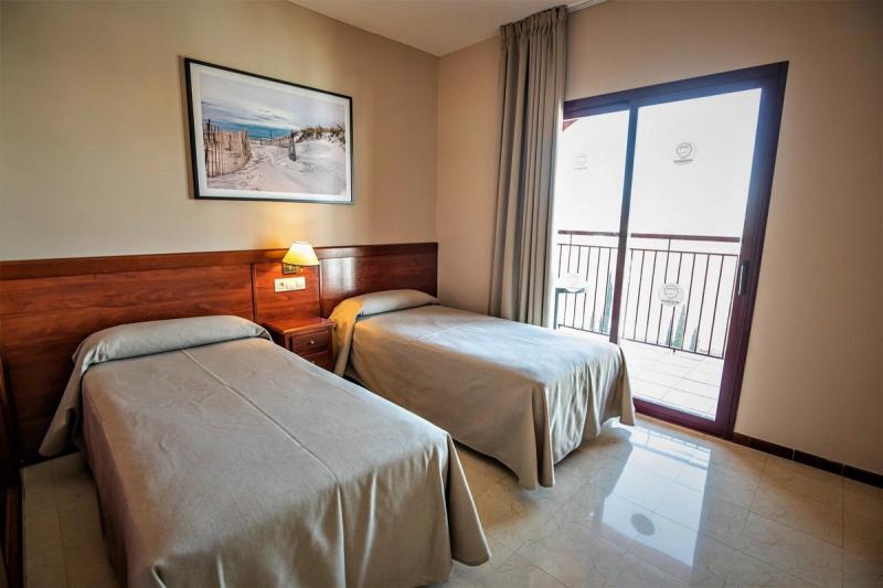 Myramar Fuengirola - Image 8