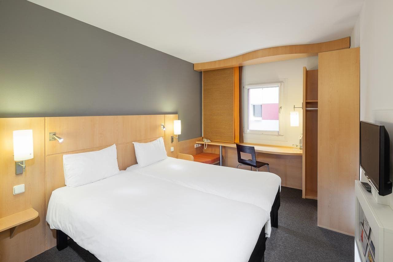 ibis Praha Old Town - Image 2
