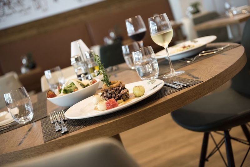 Acanthus & Cennet Barut Collection - Image 6