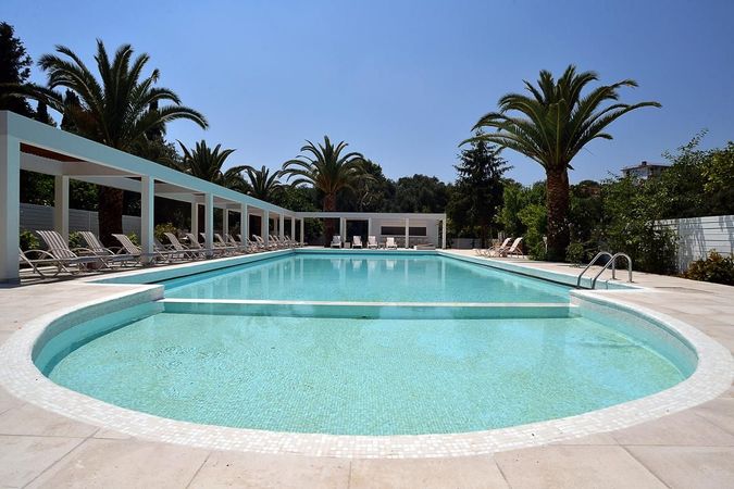Poolen på Corfu Palma Boutique Hotel