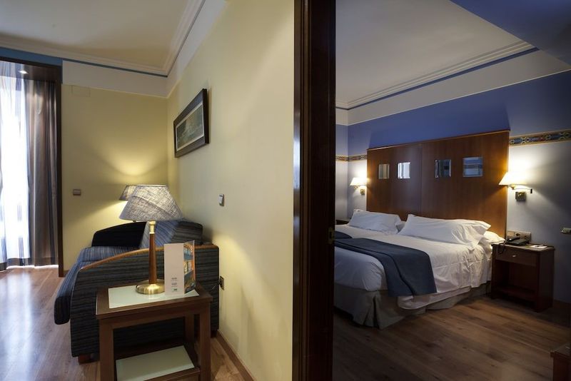 Suites Gran Via 44 - Image 8
