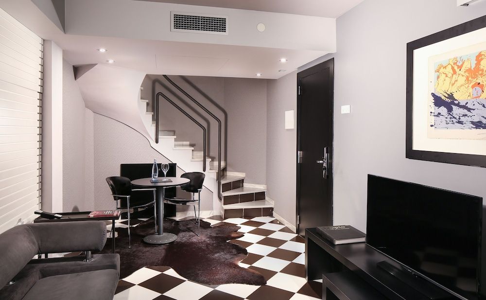 Gran Derby Suite - Image 4