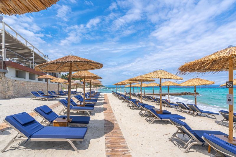 Ammon Zeus Luxury Beach Hotel - Image 4