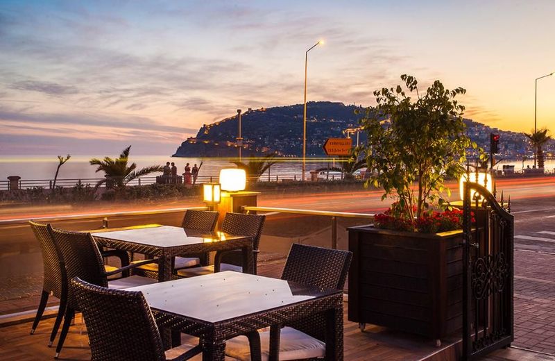 Parador Beach Hotel - Image 7