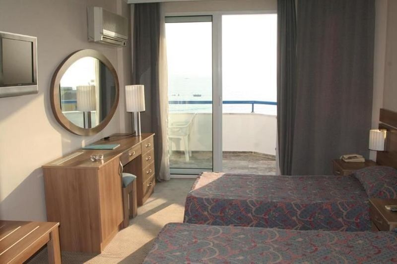 Elysee Beach Hotel - Image 10