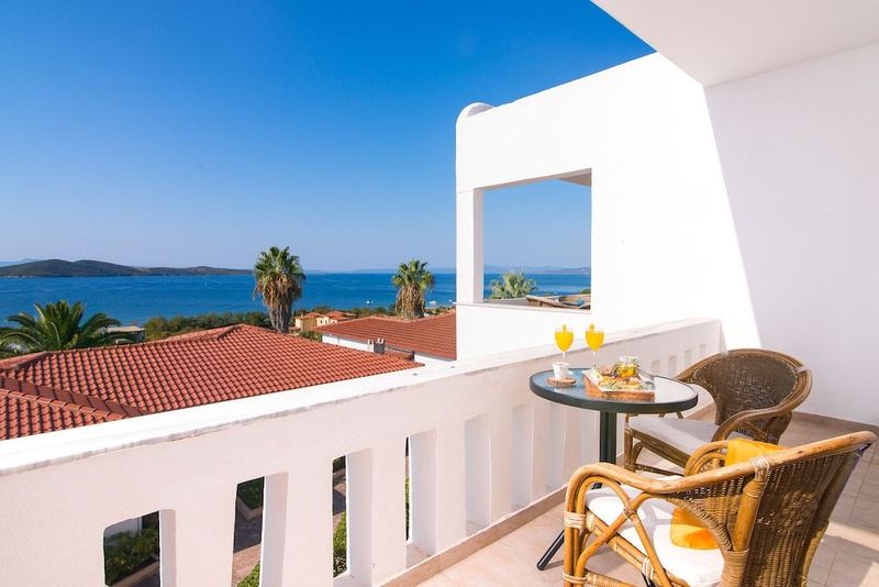 Alexandros Palace Hotel & Suites - Image 3
