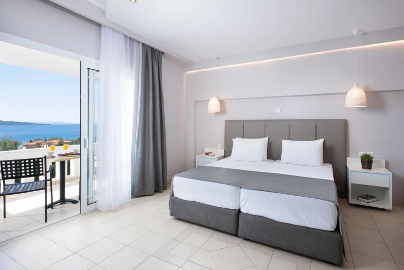 Alexandros Palace Hotel & Suites - Image 9