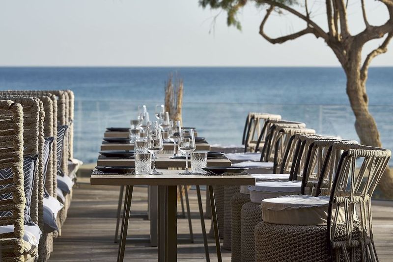 Elysium Boutique Hotel - Image 10